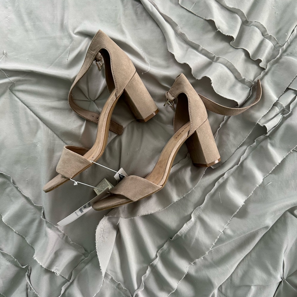 Old Navy suede high heels in a size 7 with tags